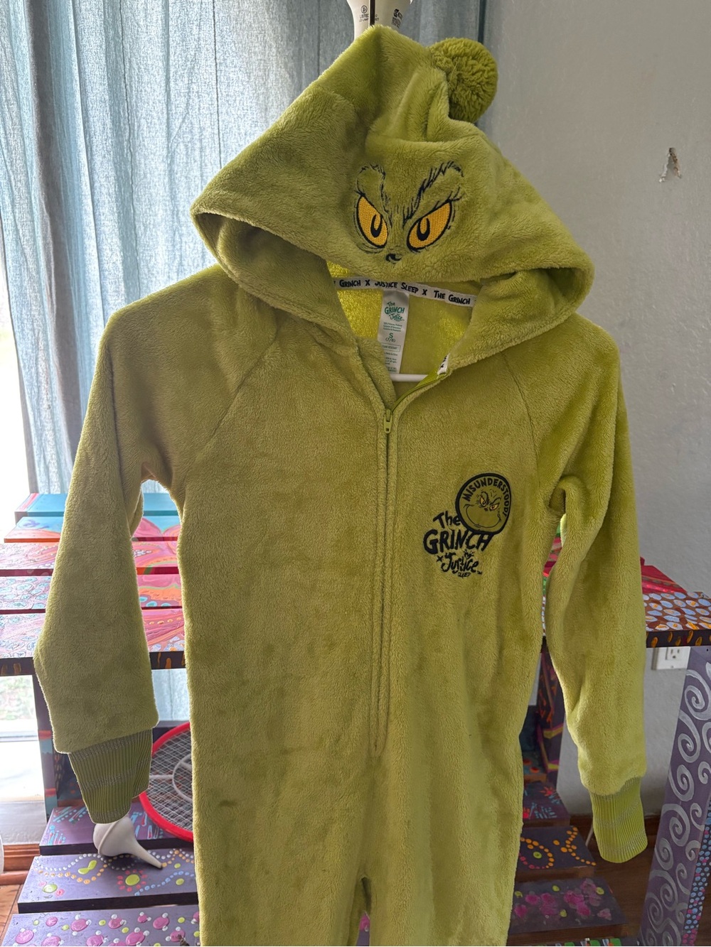 The Grinch x Justice Pajama
Kids Size Medium (7/8)